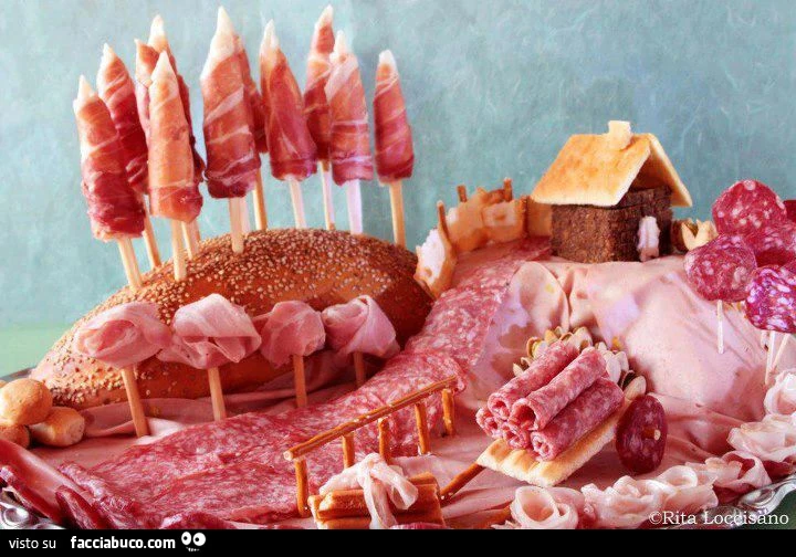 Presepe realizzato con gli affettati