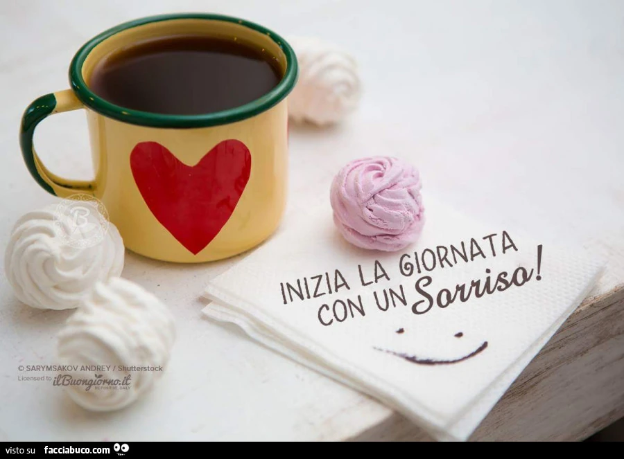Tazza caffè con cuore. Inizia la giornata con un sorriso