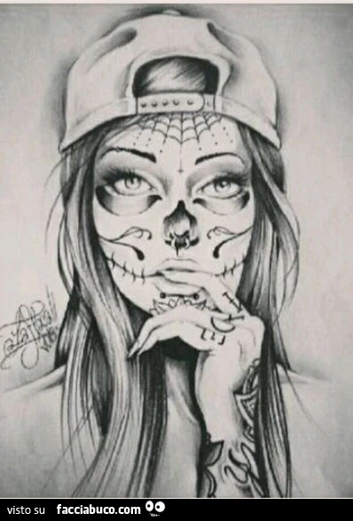 Disegno viso donna tatuata