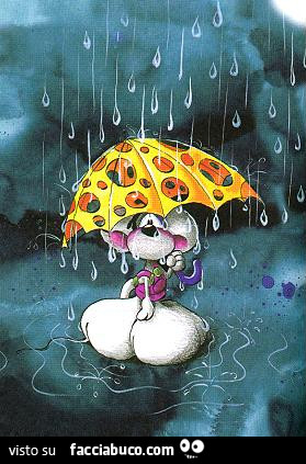 Topino sotto la pioggia con l'ombrello