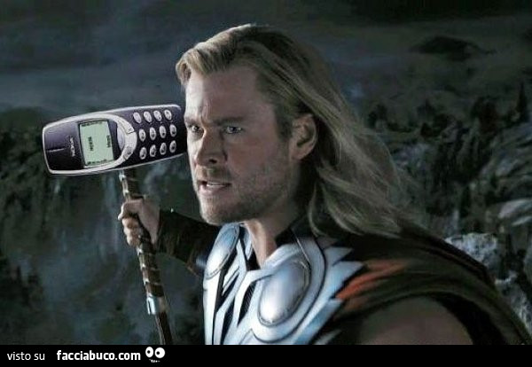 Il martello di Thor con il Nokia 3310