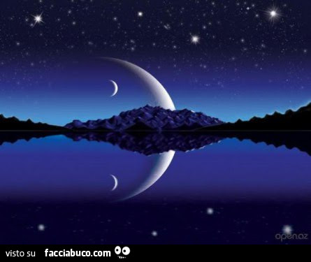 Luna e stelle che si specchiano in acqua