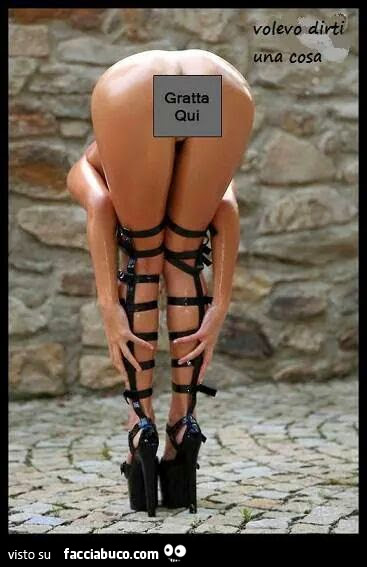 Ragazza sexy piegata. Gratta qui